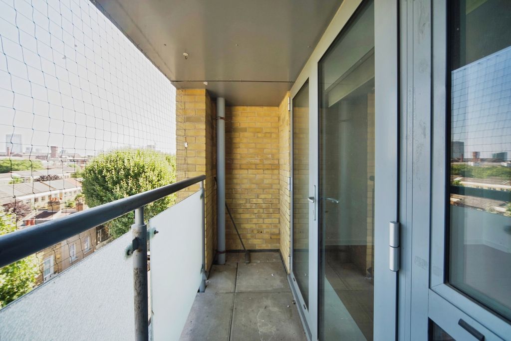 Property photo 3 of 17 Photo