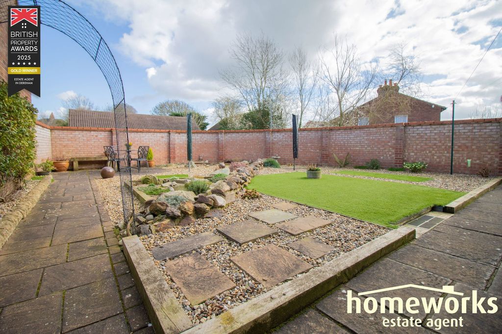 Property photo 2 of 19