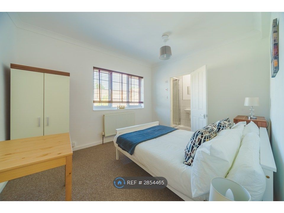 Property photo 2 of 7 Ensuite Bedroom View