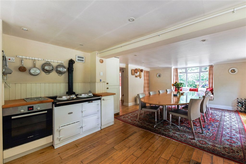 Property photo 3 of 20 Kitchen