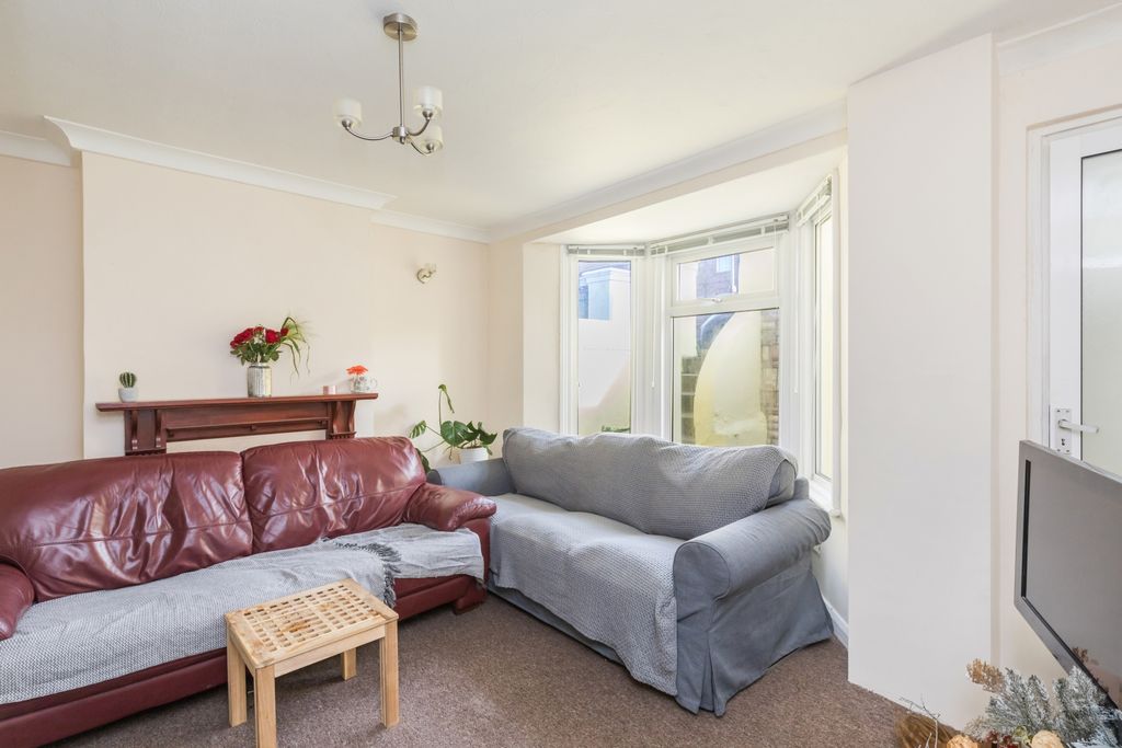 Property photo 2 of 9 Gallery
