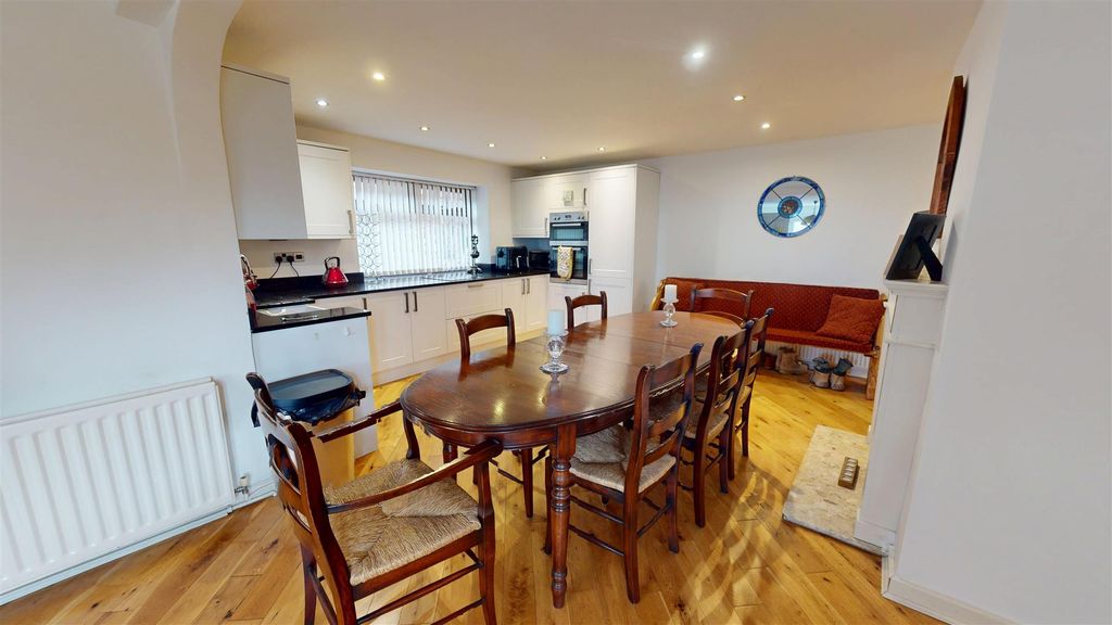 Property photo 2 of 13 Dining Kitchen