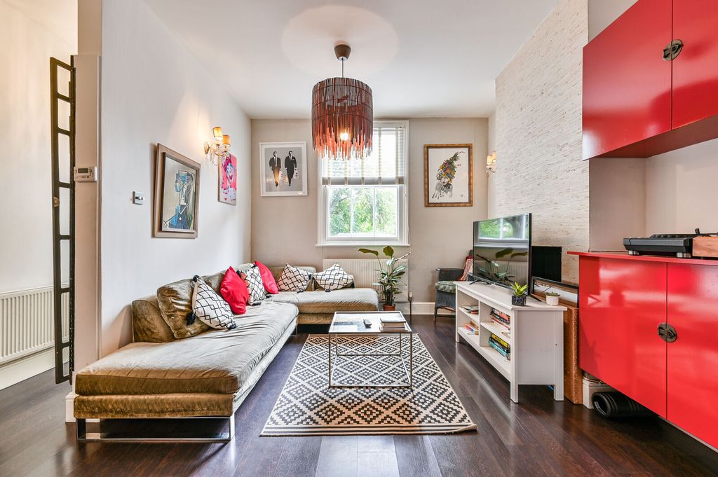 Property photo 1 of 18