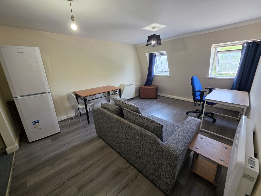 Property photo 2 of 6 Gallery