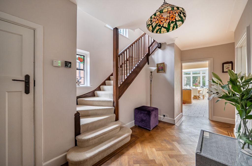 Property photo 2 of 22 1411331-15-698De8...