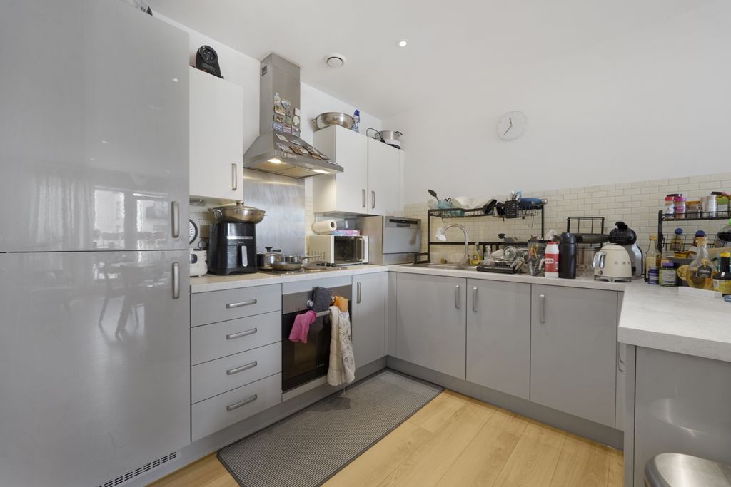 Property photo 3 of 15 Flat 202, Knowles...