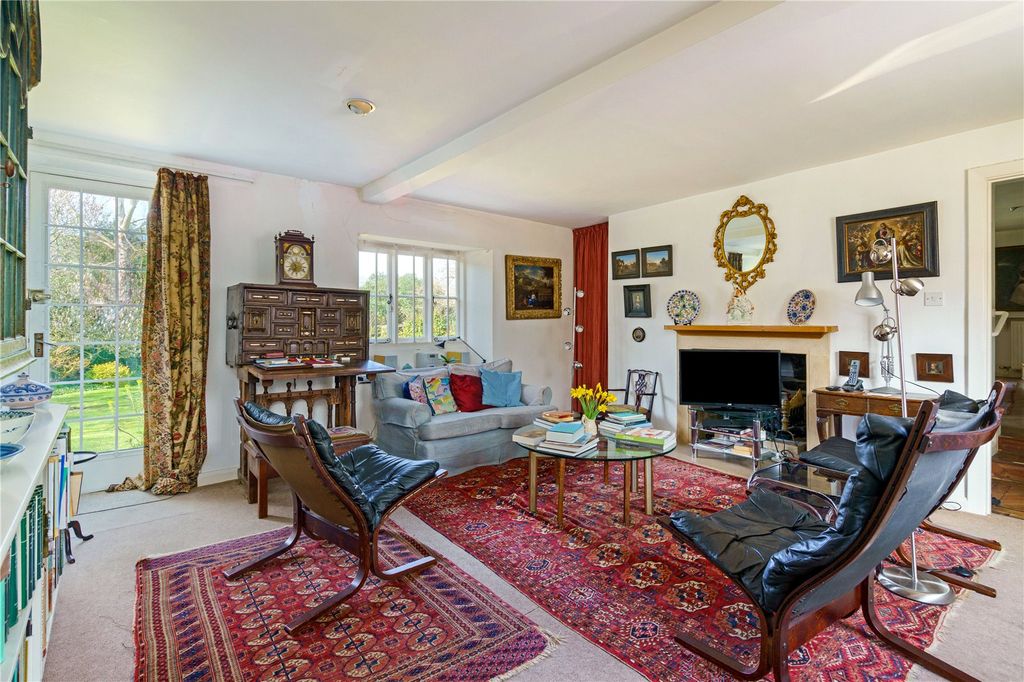 Property photo 3 of 15 Sitting Room