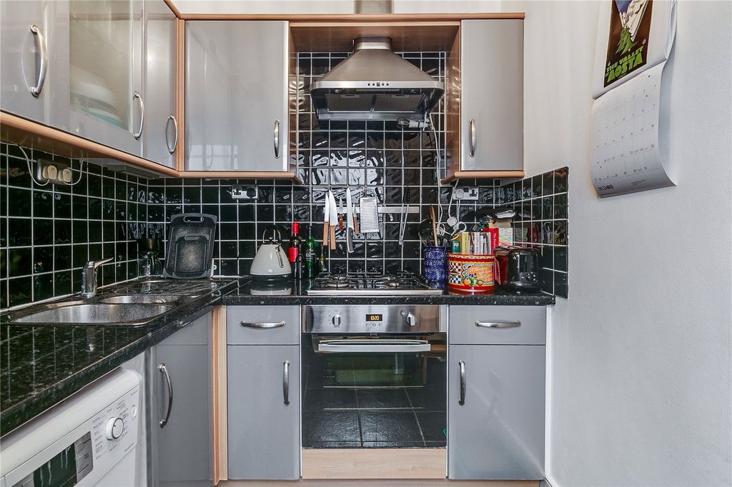 Property photo 2 of 10
