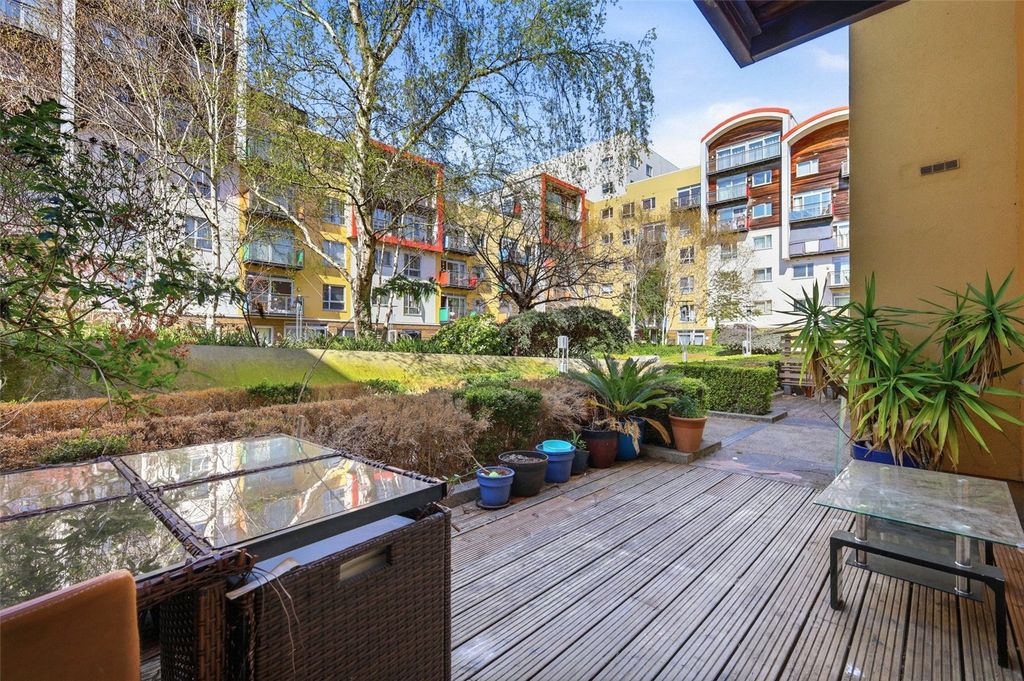 Property photo 2 of 16 Picture No. 14