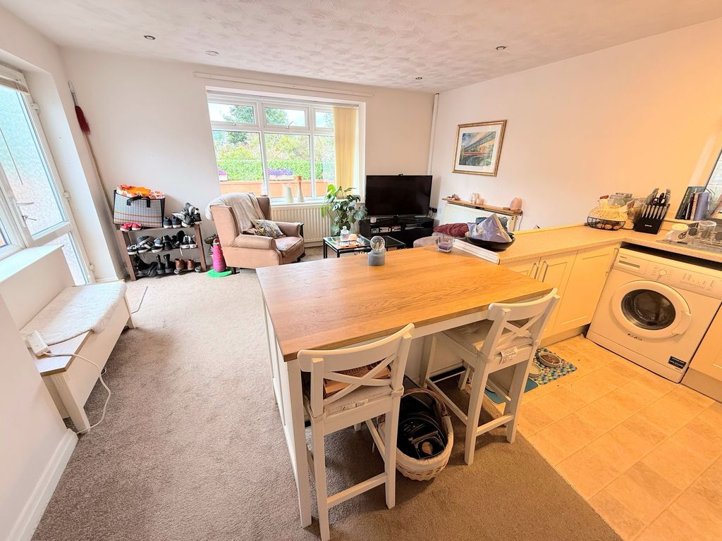 Property photo 3 of 40