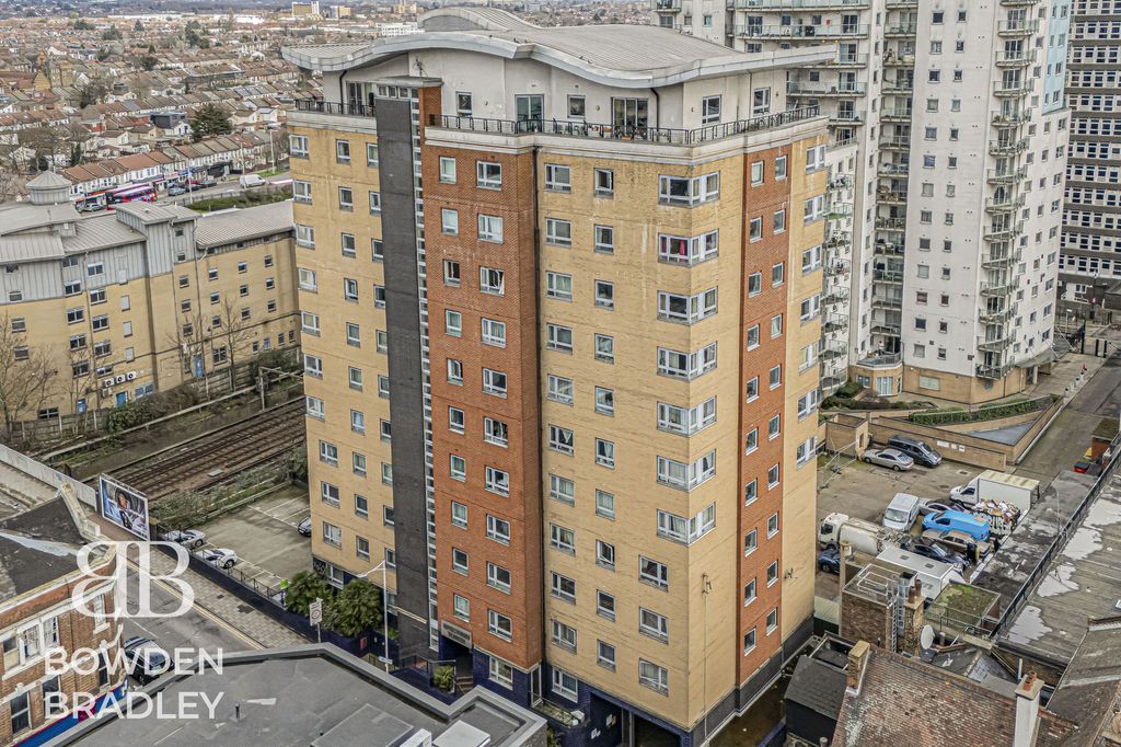 Property photo 2 of 11