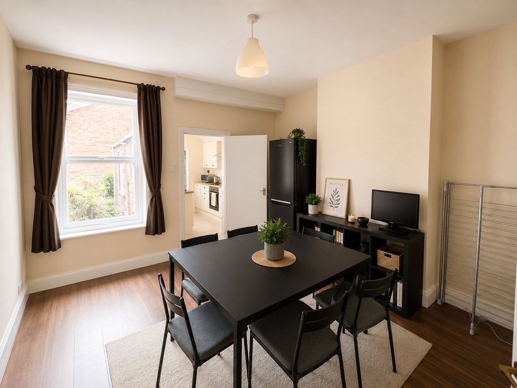 Property photo 3 of 7 Dining Room