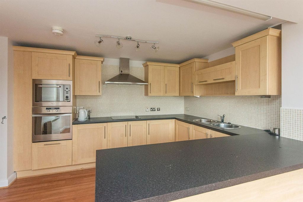 Property photo 2 of 16 1 Weetwood Grdns Spncrs 10.Jpg