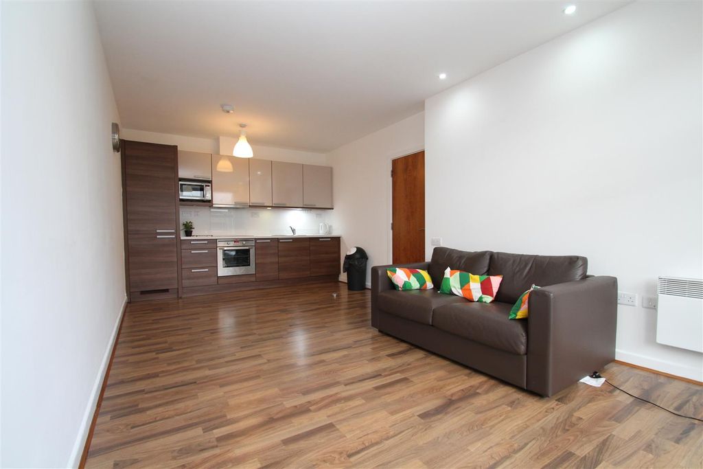 Property photo 2 of 13