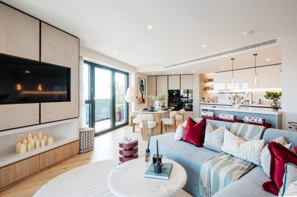 Property photo 3 of 18