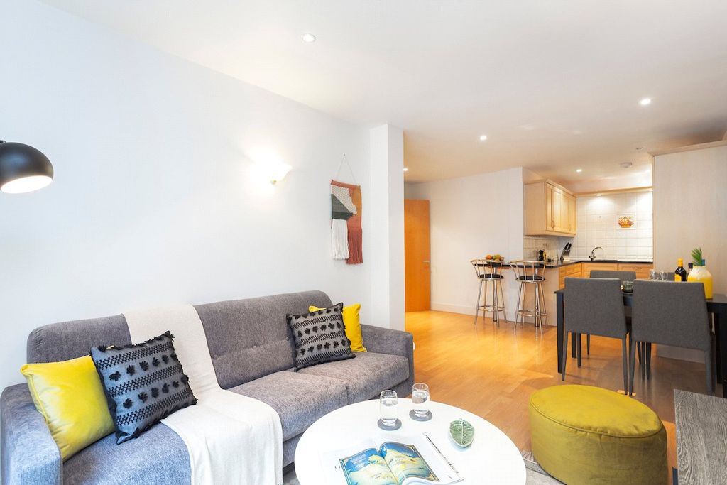 Property photo 3 of 17 Picture No. 12