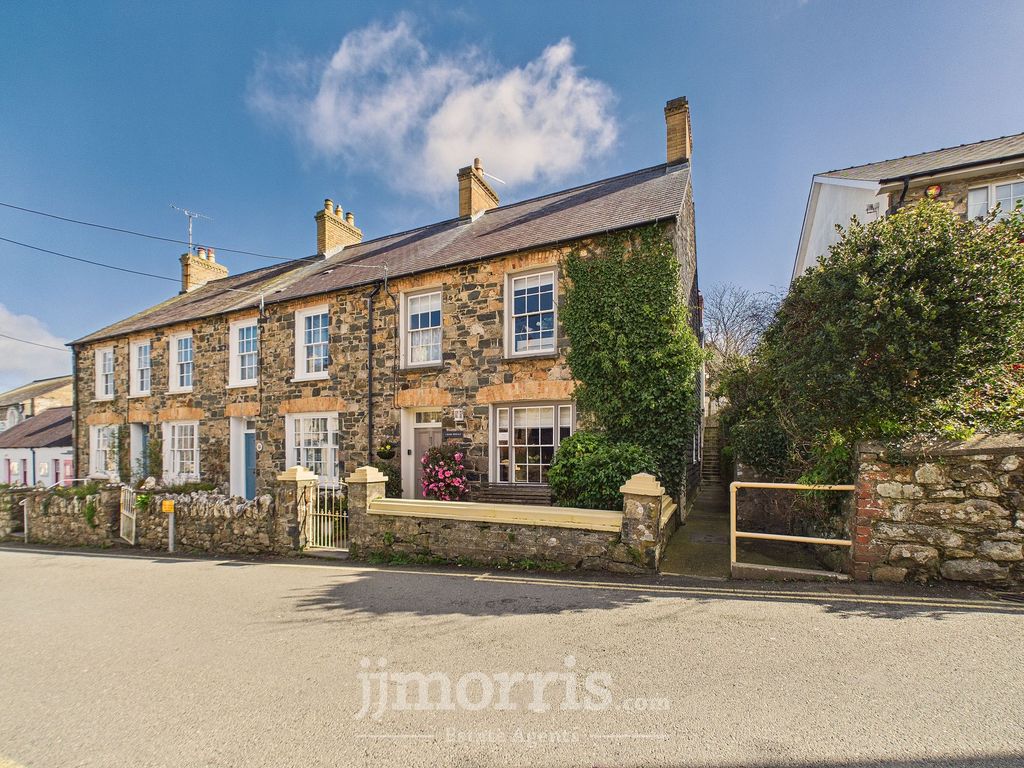 Property photo 2 of 54