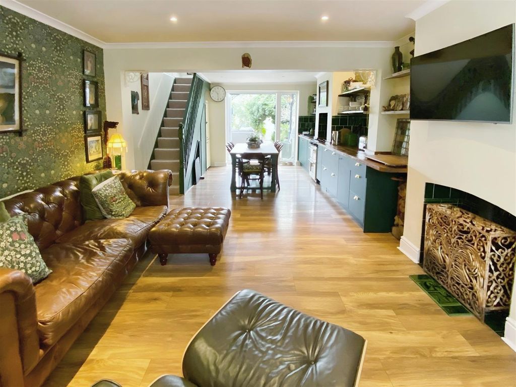 Property photo 3 of 24 Kitchen/Diner/Family Room