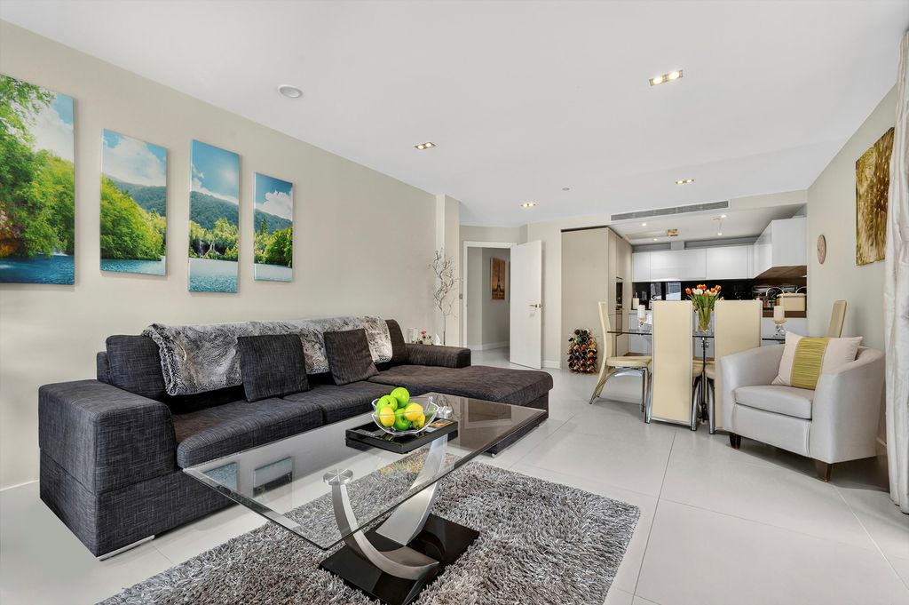 Property photo 2 of 13 Image