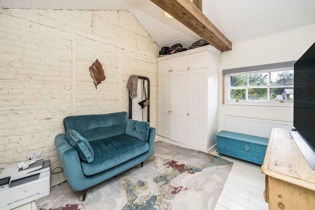 Additional image 9 of 3 bed semi-detached house for saleChurch Street, Hampton TW12