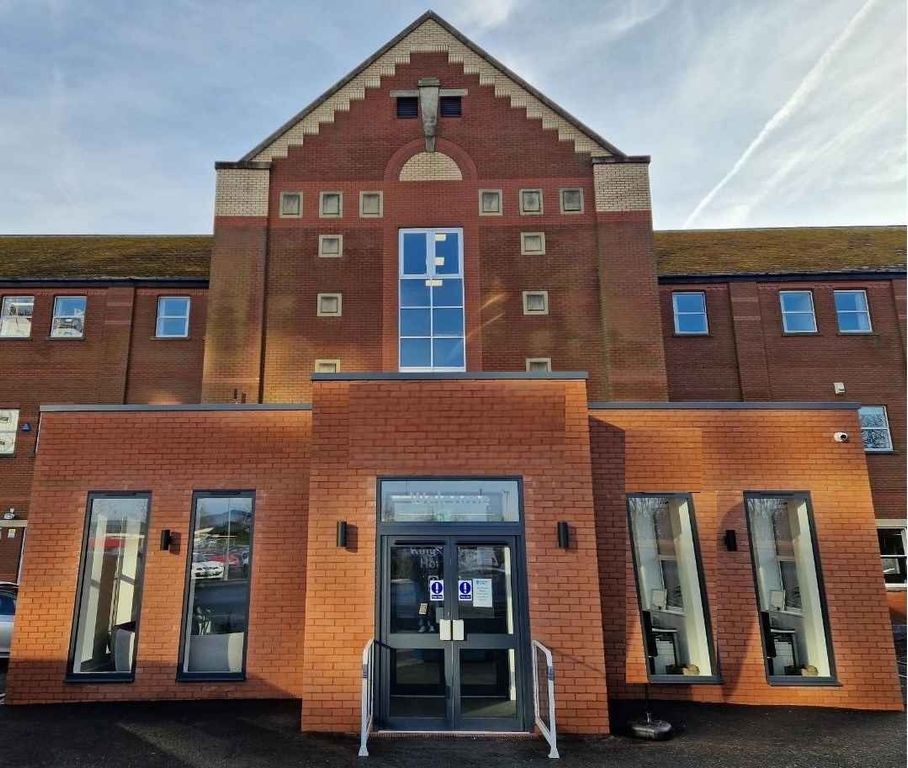 Property photo 1 of 8 Photo 0