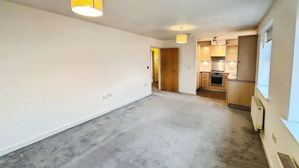 Property photo 2 of 19 Picture No. 13