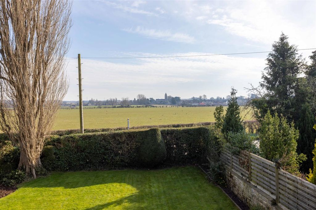 Property photo 2 of 24 00031.Jpg