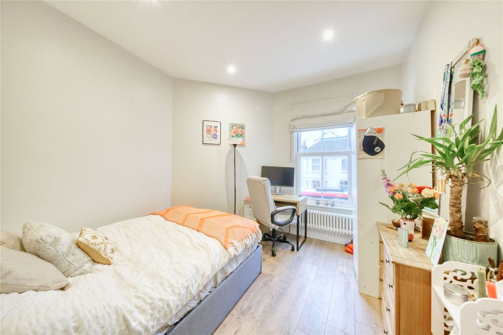 Property photo 2 of 11 Picture No. 21