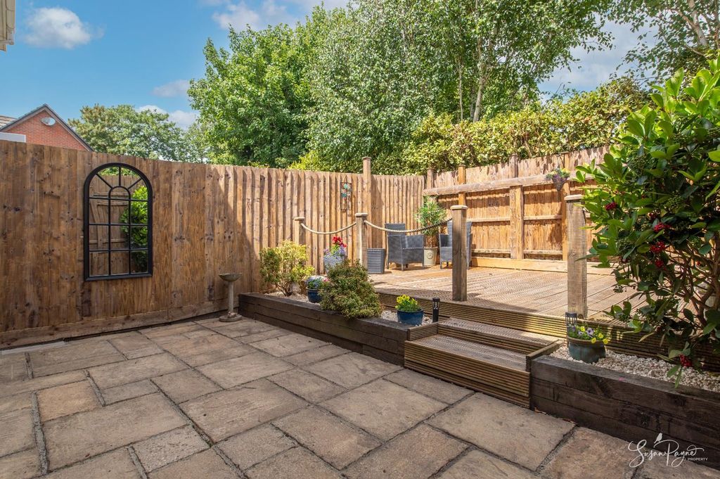 Property photo 2 of 26 Garden