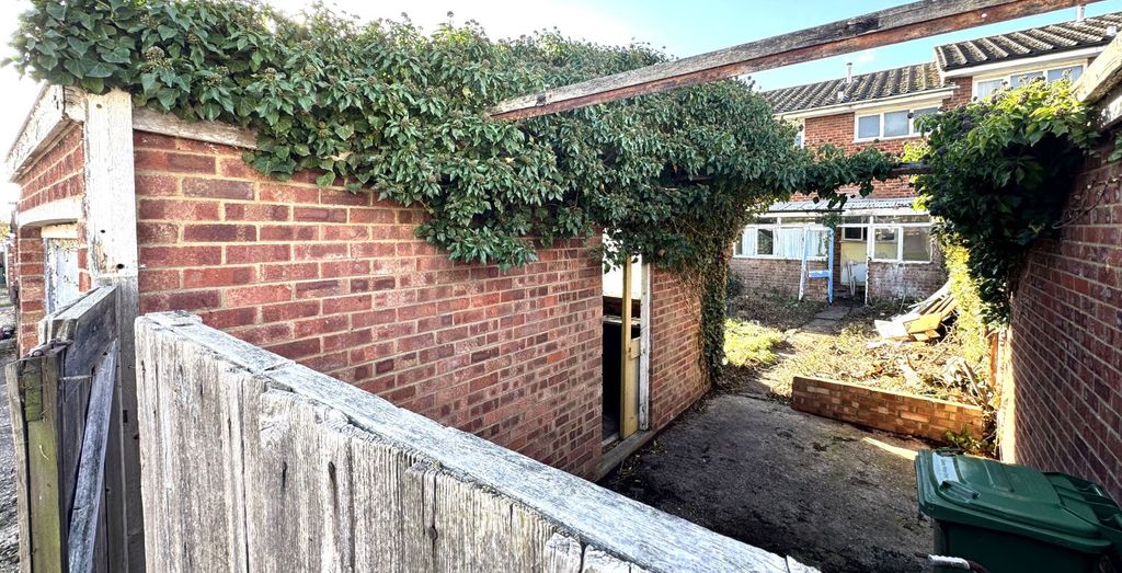 Property photo 2 of 3