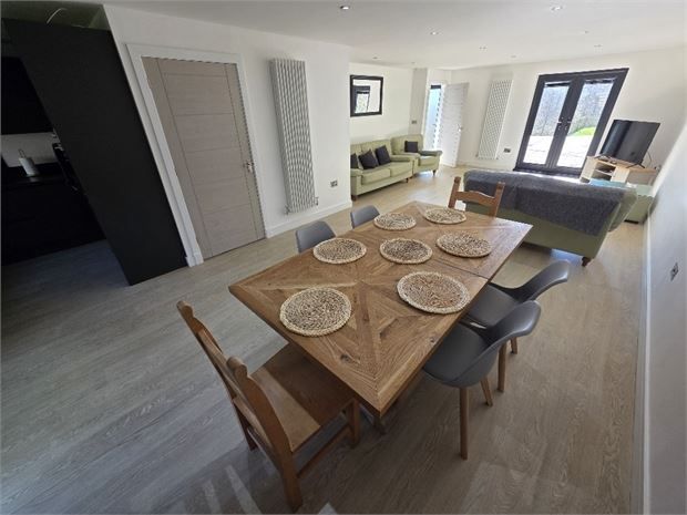 Property photo 3 of 12 Lounge /Diner