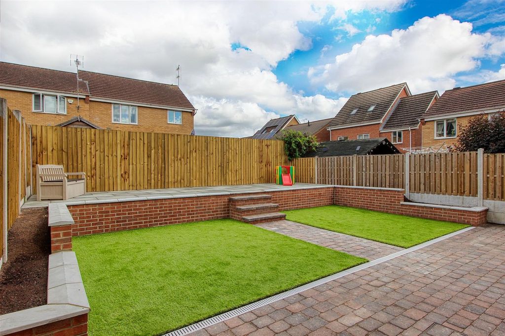 Property photo 2 of 30 Rear Garden