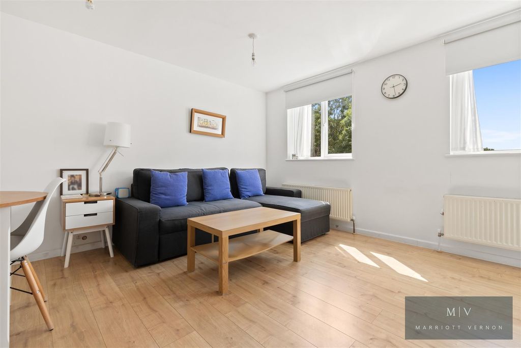 Property photo 3 of 14 Franklin Way 152 MV-1.Jpg