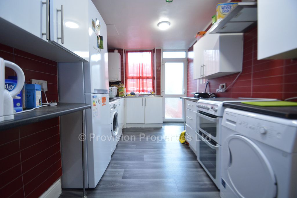 Property photo 3 of 12 Photo