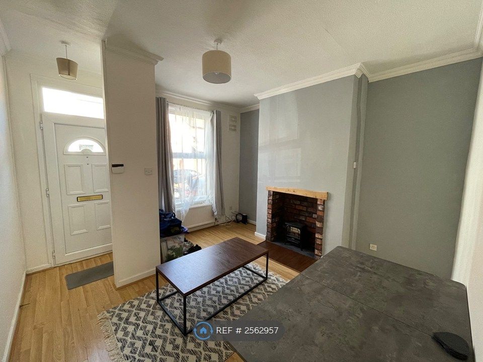 Property photo 2 of 7