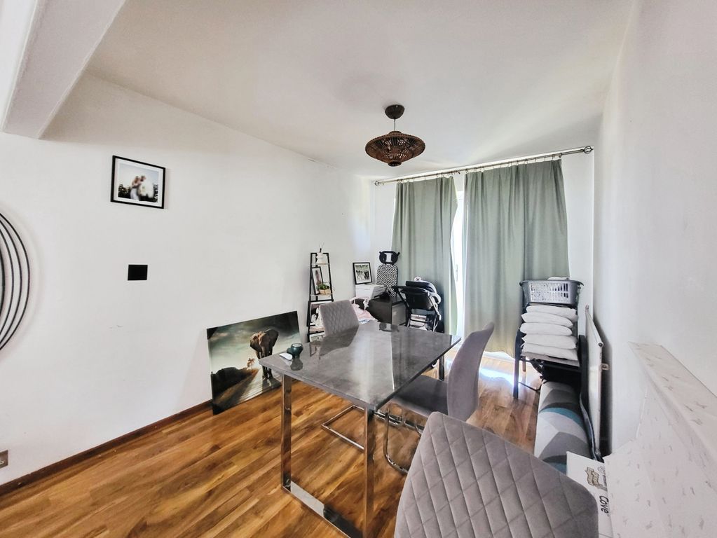 Property photo 3 of 9 Dining Area