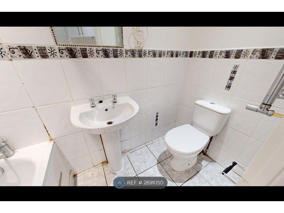 Property photo 3 of 4 Bathroom