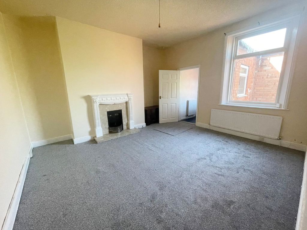 Property photo 3 of 9 Photo 03