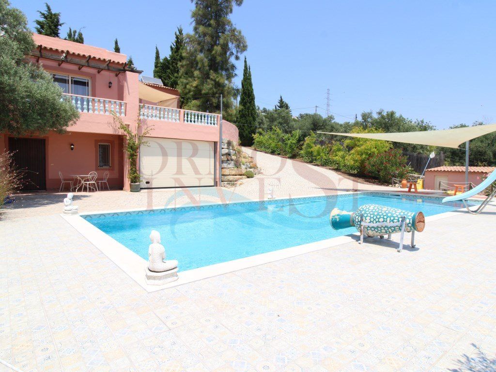 Property photo 1 of 51 5 Bedroom Villa With Pool And Garage!