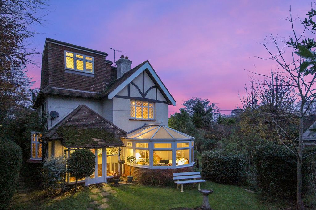 Property photo 1 of 16 Twilight