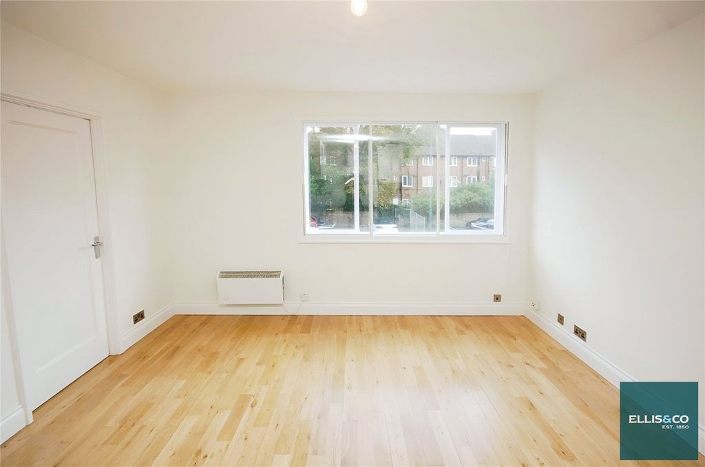 Property photo 2 of 7 Picture No. 14
