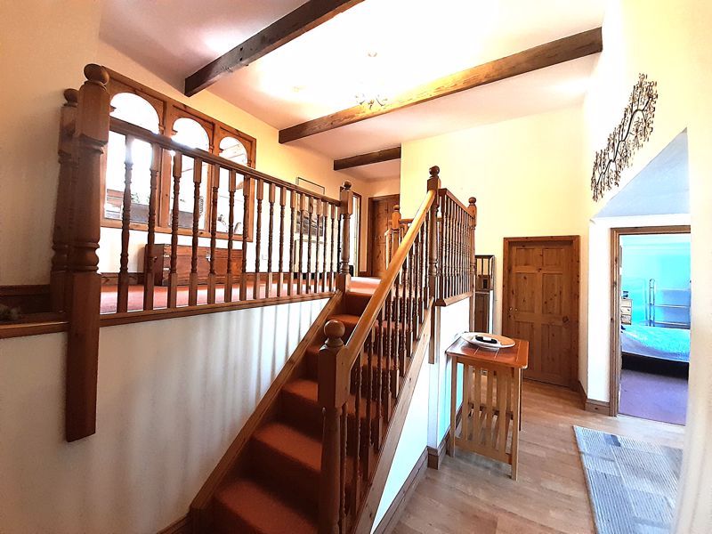 Property photo 2 of 25 Gallery Landing