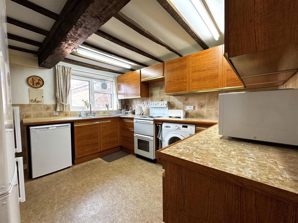 Property photo 3 of 32