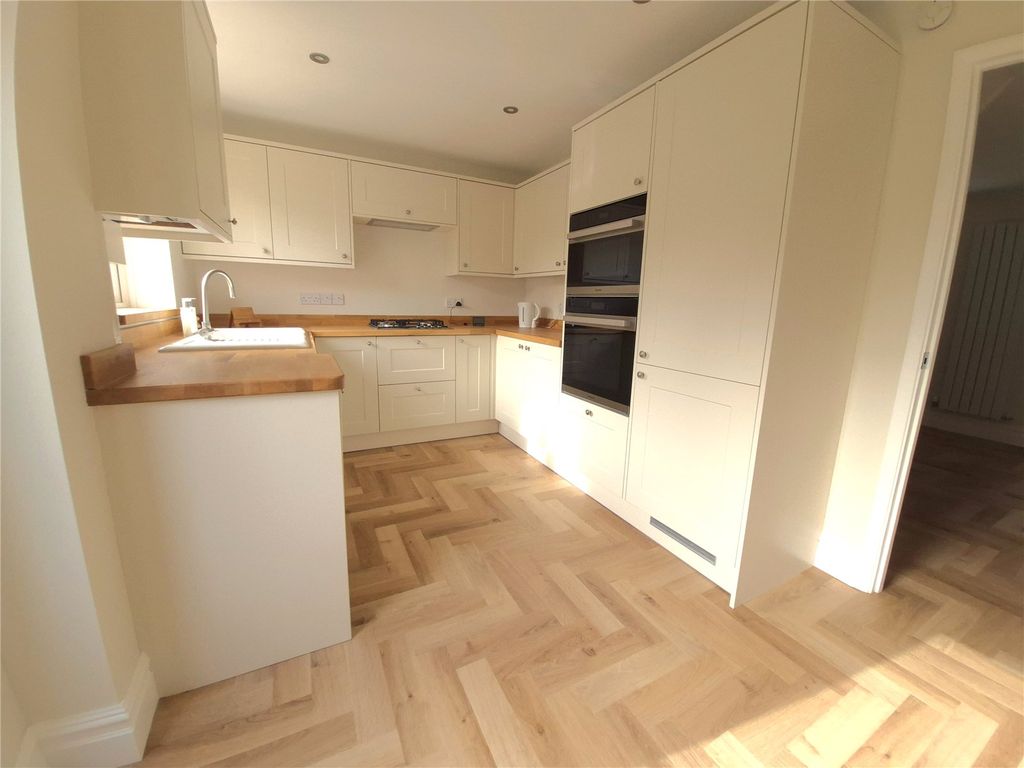 Property photo 3 of 11 Picture No. 08