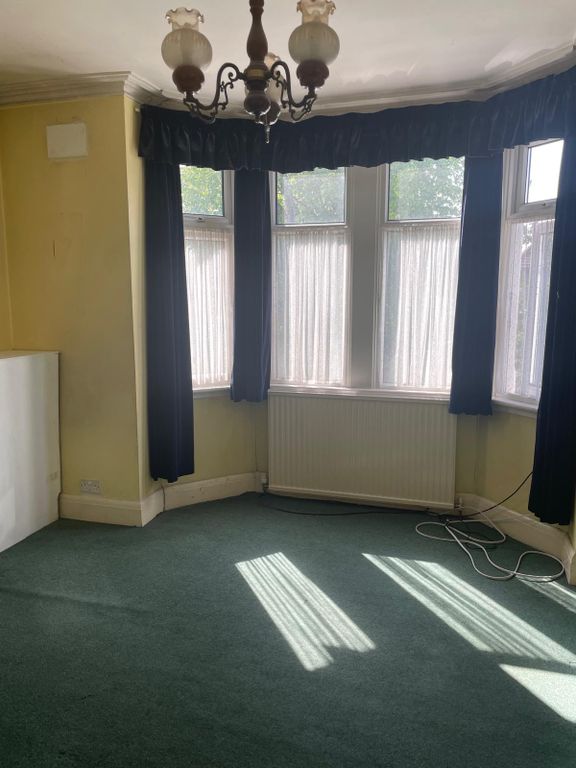 Property photo 1 of 5