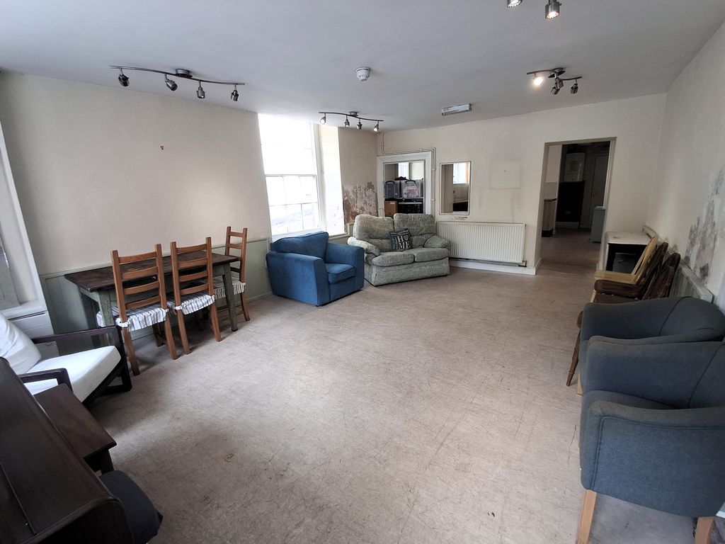 Property photo 3 of 21