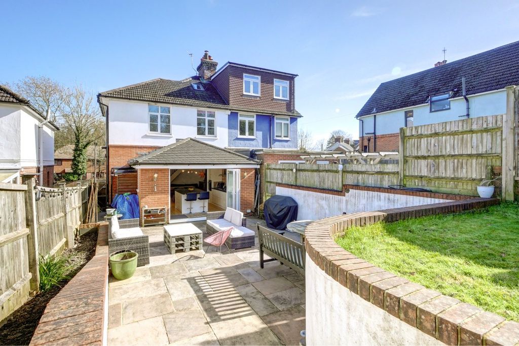 Property photo 3 of 24