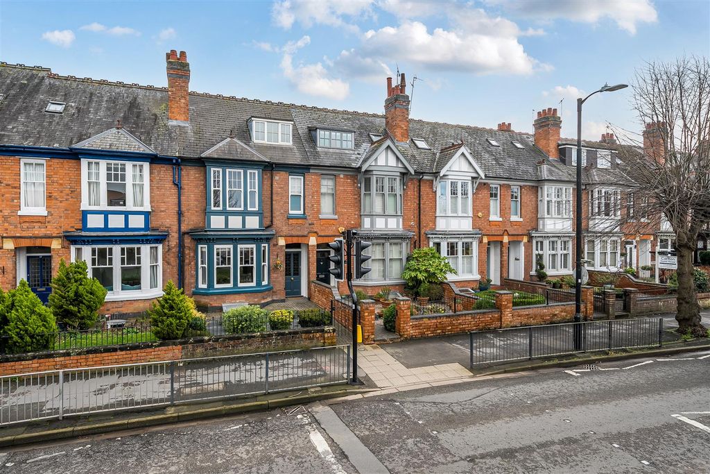 Property photo 1 of 20