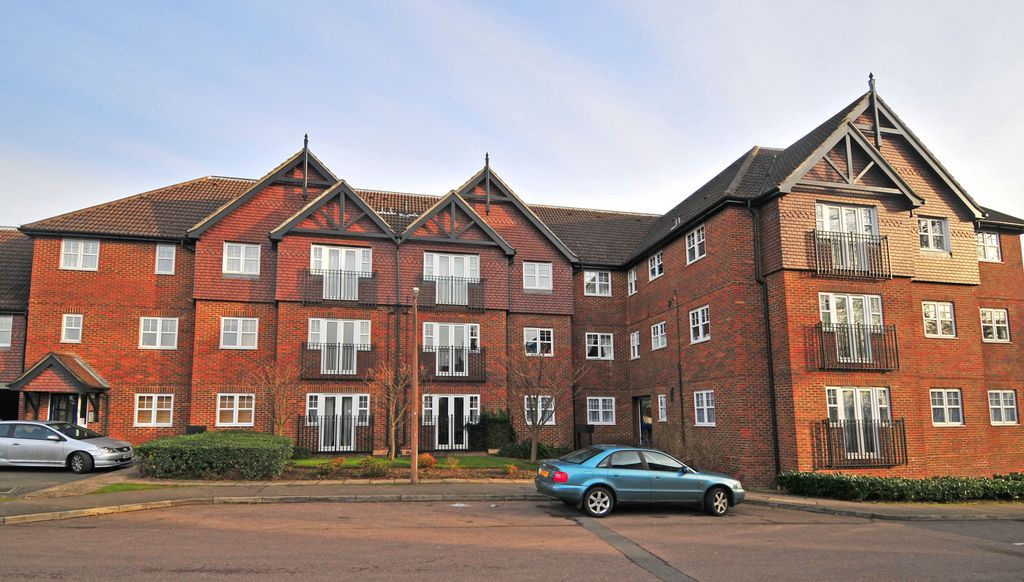 Property photo 1 of 8 We Are Pleased To Offer A Ground Floor, Apartment On This Exquisite Development In The Exclusive Suburb Of Worth In Crawley