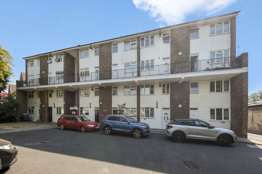 Property photo 1 of 15 Two-Bedroom Split-Level Maisonette | Approx. 797 Sq Ft | Share Of Freehold | Parking